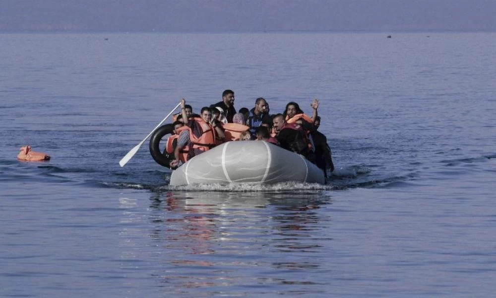 Μυτιλήνη: Βάρκα με 27 μετανάστες έφτασε στη Νεάπολη